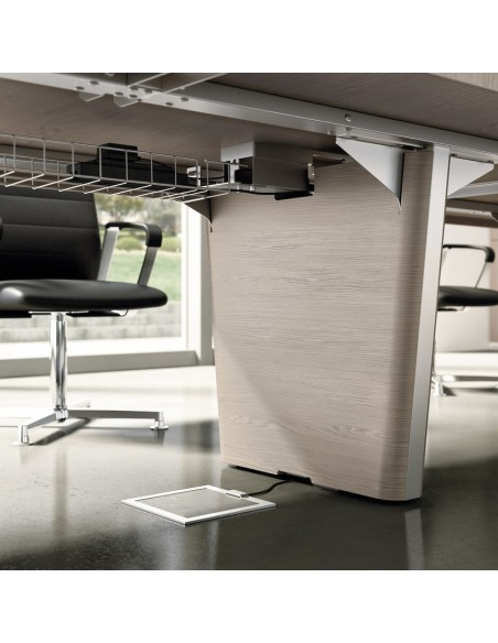 Mesa direccional en madera con ala y buk pedestal Quadrifoglio X10